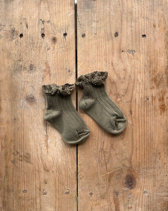 Load image into Gallery viewer, lace ankle socks, olive
