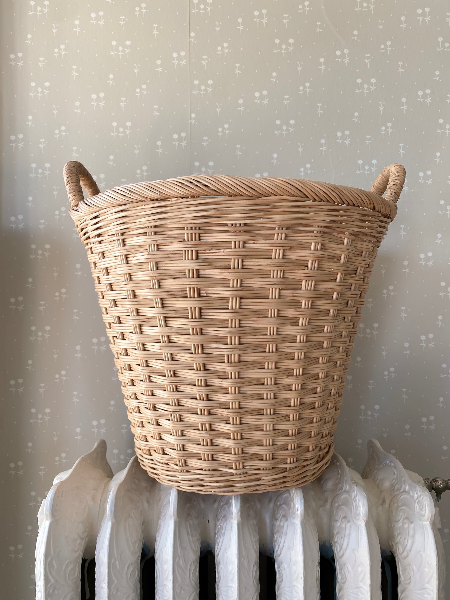 Load image into Gallery viewer, small round handwoven basket [local pick up only]
